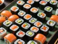 Czy sushi jest kaloryczne? Odkryj prawdę i jedz bez obaw!