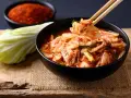 Kimchi: Z czym jeść? 20+ inspiracji. Od tradycji po fusion!