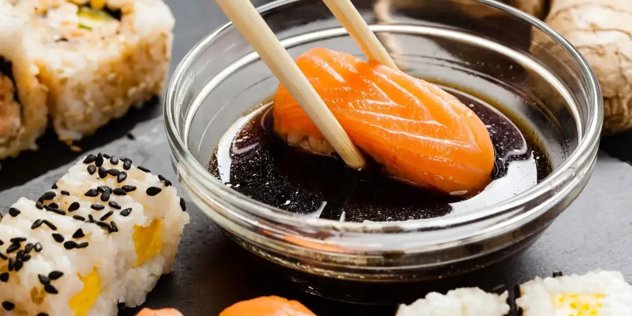 Sos sojowy do sushi: Jasny czy ciemny? Werdykt eksperta!