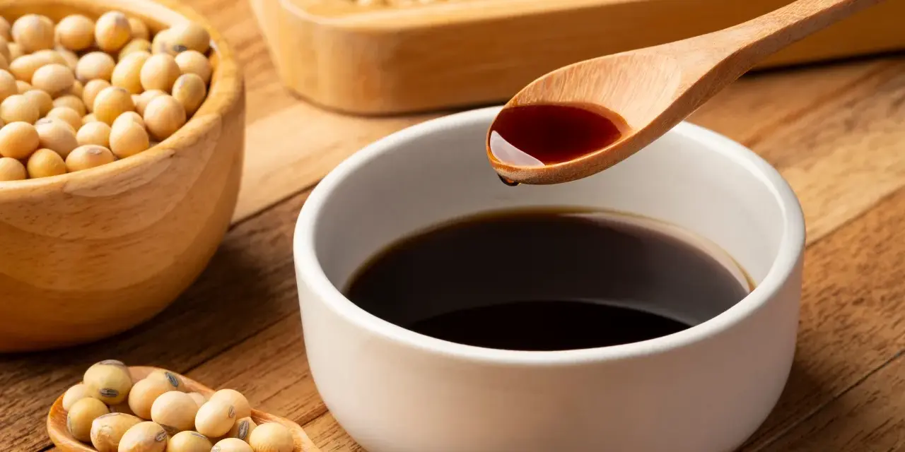 Maggi zamiast sosu sojowego? Kiedy tak, a kiedy nie? Alternatywy