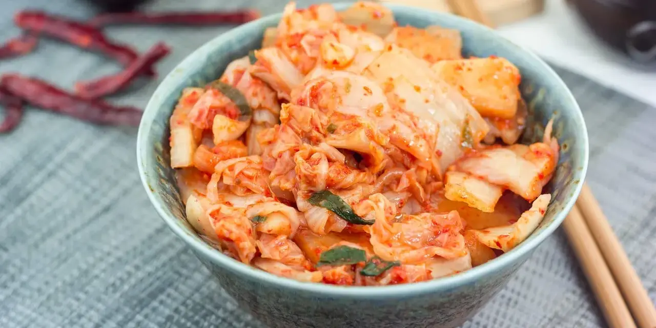 Kimchi: Co to jest? Odkryj smak i zdrowie koreańskiego fenomenu