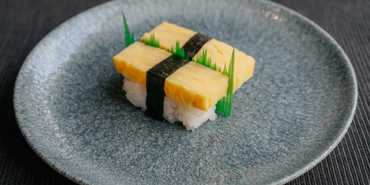Tamago Sushi: Co to jest? Słodko-słony omlet bez ryby!