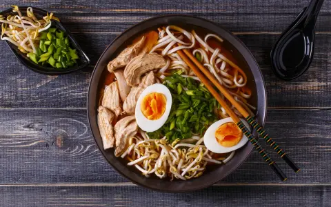 Jak zrobić ramen z rosołu? Twój rosół, japoński smak!