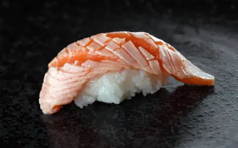 Sushi: Co to jest? Od mitu surowej ryby po smaki Japonii