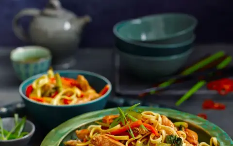 Chow mein: Gotuj makaron perfekcyjnie! Czas, triki, al dente