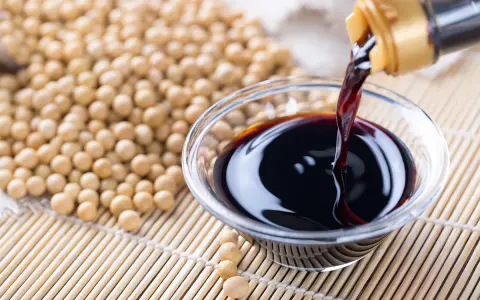Jak smakuje sos sojowy? Umami, rodzaje i wybór idealnego!