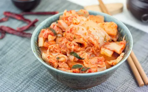 Kimchi: Co to jest? Odkryj smak i zdrowie koreańskiego fenomenu