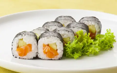 Jakie składniki do sushi? Poznaj sekrety mistrzów!