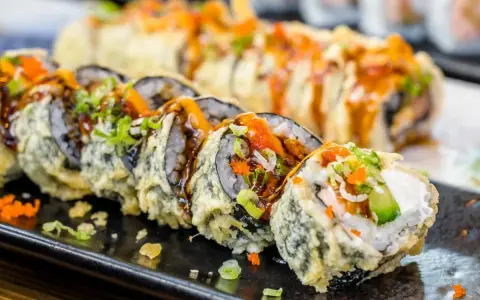 Sushi w ciąży: Jedz bezpiecznie! Co możesz, a czego nie?