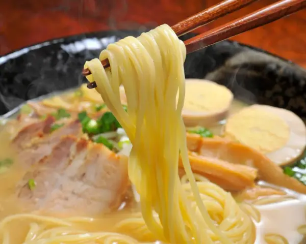 Zupka chińska jak ramen? Szybki przepis na domowy hit!