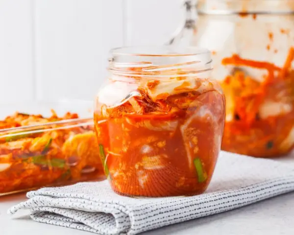 Kimchi z kapusty pekińskiej: Twój przepis na koreański superfood