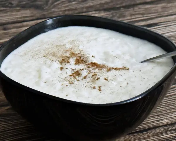 Jak ugotować ryż na mleku? Kremowy smak dzieciństwa bez wpadek!