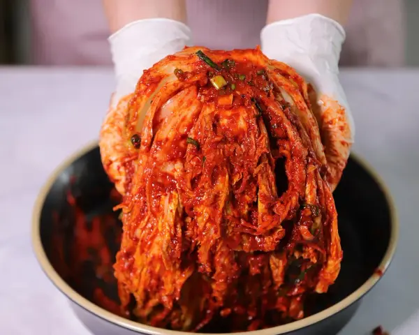 Kimchi w Polsce: Gdzie kupić i jak wybrać idealne?