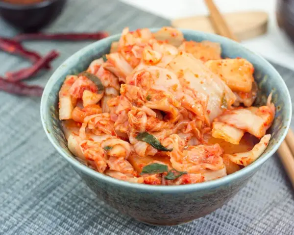 Kimchi: Co to jest? Odkryj smak i zdrowie koreańskiego fenomenu