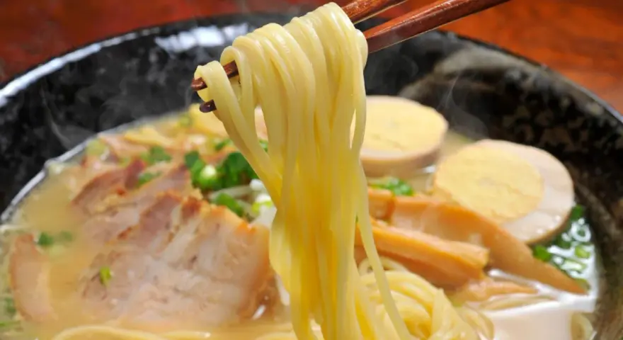 Zupka chińska jak ramen? Szybki przepis na domowy hit!