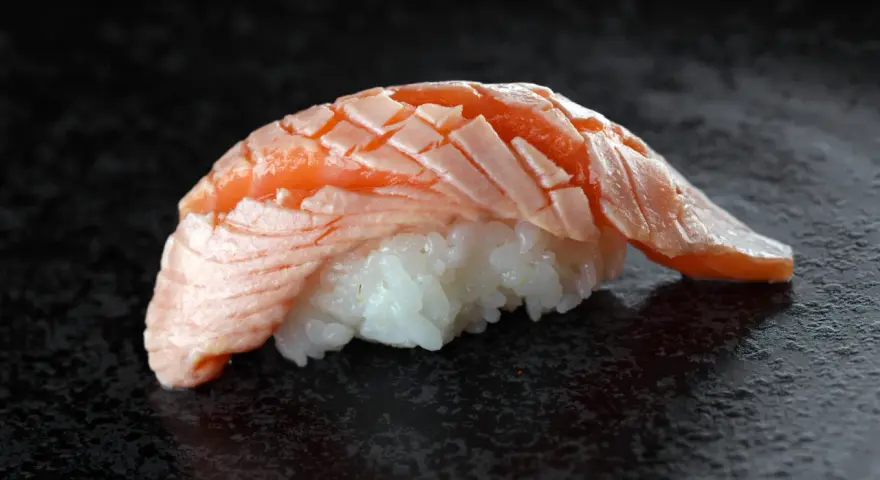 Sushi: Co to jest? Od mitu surowej ryby po smaki Japonii