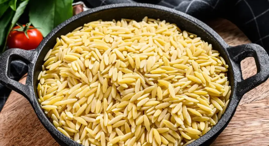 Makaron wyglądający jak ryż? To orzo! Poznaj jego sekrety.