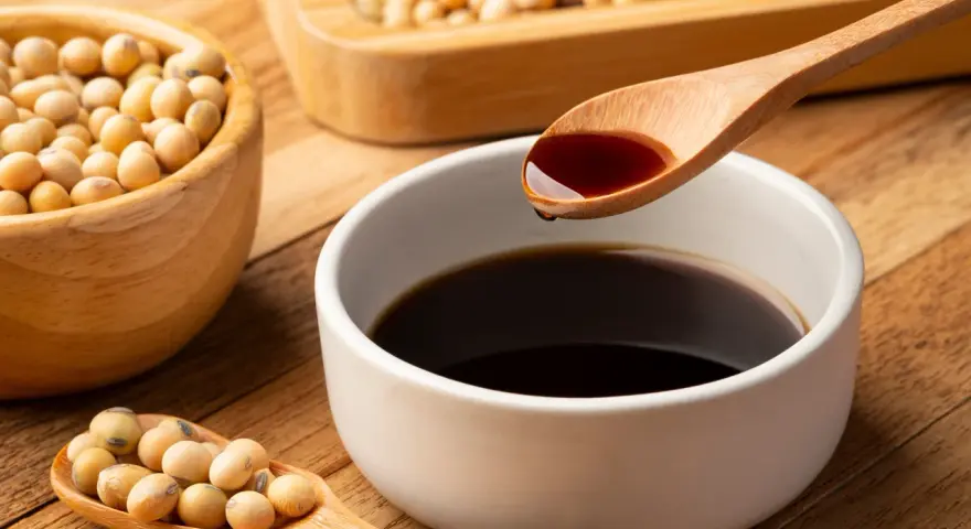 Maggi zamiast sosu sojowego? Kiedy tak, a kiedy nie? Alternatywy