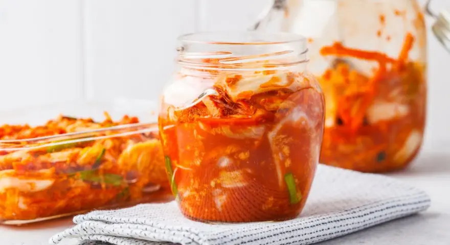 Kimchi z kapusty pekińskiej: Twój przepis na koreański superfood