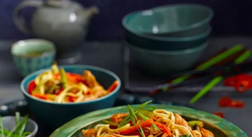 Chow mein: Gotuj makaron perfekcyjnie! Czas, triki, al dente
