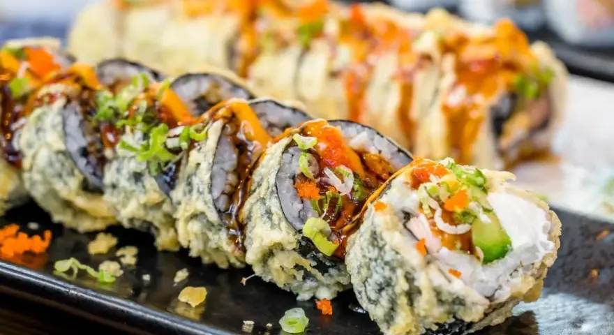 Sushi w ciąży: Jedz bezpiecznie! Co możesz, a czego nie?