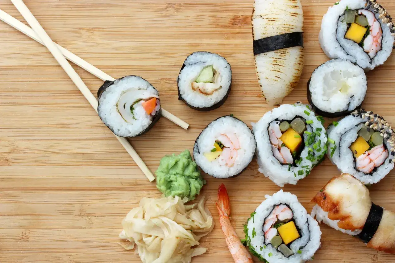 Alternatywy nori do sushi papier ryżowy ogórek tamago
